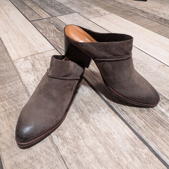 Charlie By Charlie Amar Women's Brown Suede Block Heel Pointed Toe Mules - Picture 2 of 5